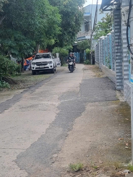 🏠 Bán Nhà Cấp 4 Mặt Tiền Đường Cặp Rạch Cái Sao, Mỹ Thới - Ngang 10m!