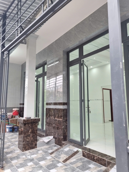 🏠 Bán Nhà Cấp 4 Mặt Tiền Đường Cặp Rạch Cái Sao, Mỹ Thới - Ngang 10m!