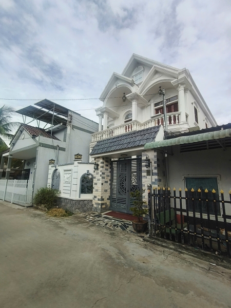 🏠 BÁN NHÀ 1 TRỆT 1 LẦU DIỆN TÍCH KHỦNG 203,8m² – NGANG 8,2M – GẦN QUỐC LỘ 80B