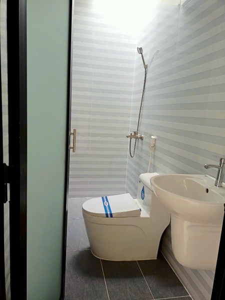 🏠 BÁN NHÀ GÓC 1 TRỆT 1 LẦU SẠCH ĐẸP – BÌNH ĐỨC