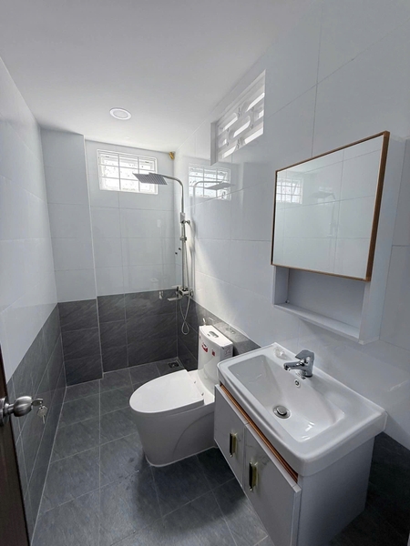 🏠 BÁN NHÀ 1 TRỆT 1 LẦU HIỆN ĐẠI – MẶT TIỀN NGUYỄN SIÊU, KDC TỔNG HỢI