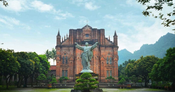 Đan Viện Châu Sơn – “Tiểu Châu Âu” Tĩnh Lặng Giữa Ninh Bình