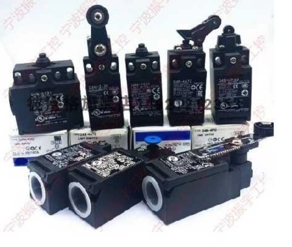 Công tắc hành trình OMRON D4N-2D20