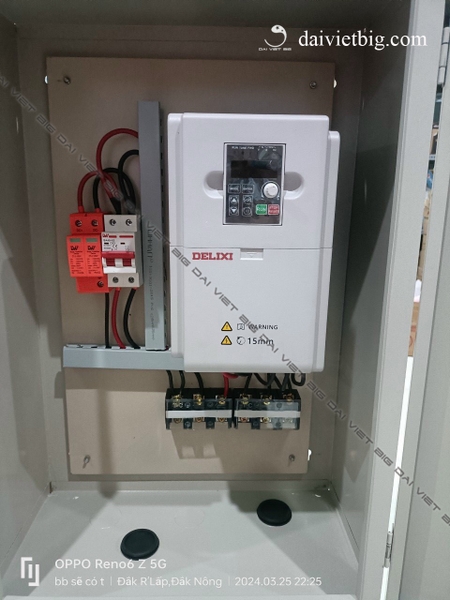Biến tần bơm năng lượng mặt trời Delixi 7.5KW - 3 Pha