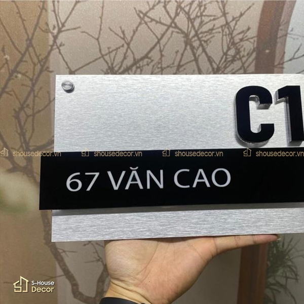 biển bảng chữ số inox giúp mặt tiền biệt thự trở nên đặc biệt hơn