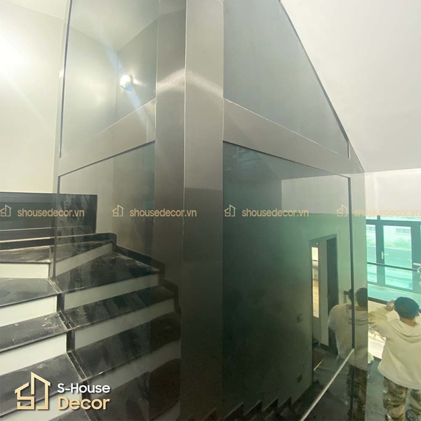 op-inox-thang-may-kinh-shousedecor-04