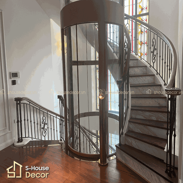 Tổng thể khu vực trang trí thang máy sau khi hoàn thiện bởi S-House Decor.