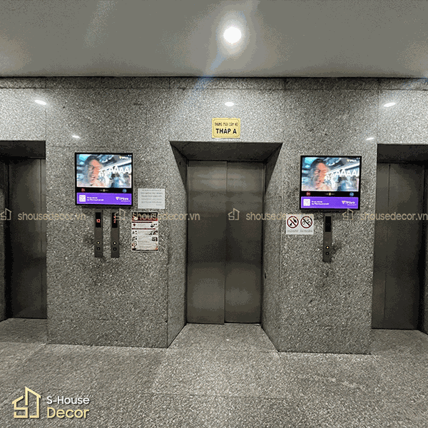Tổng thể khu vực trang trí thang máy sau khi hoàn thiện bởi S-House Decor.