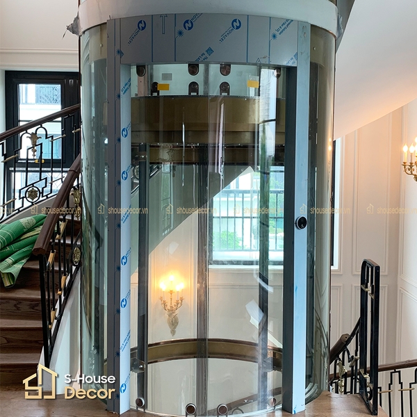 Hien-trang-thang-may-truoc-khi-op-khung-thep