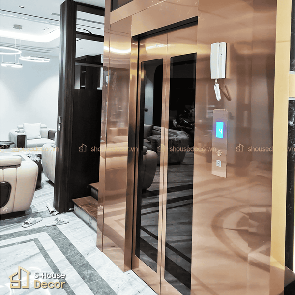 Hoan-thien-thang-may-voi-op-inox-sang-trong-gon-gang