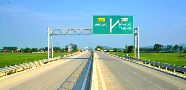 Tăng tốc thi công 5 dự án cao tốc Bắc – Nam phía Đông tại miền Trung