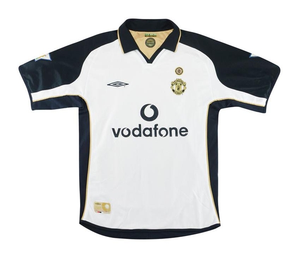 Mn United Retro 2001/2002 Trắng