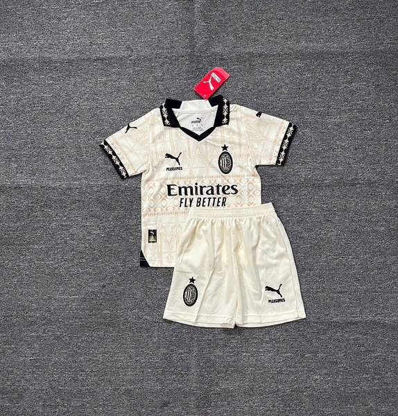 AC Milan Trẻ Em 2024