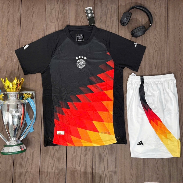 Đức đen di chuyển