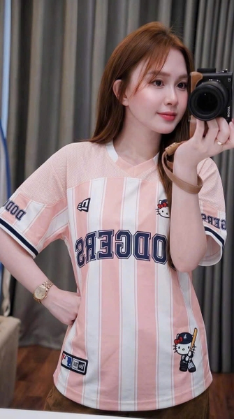 ao-phong-ke-hong-t26071305