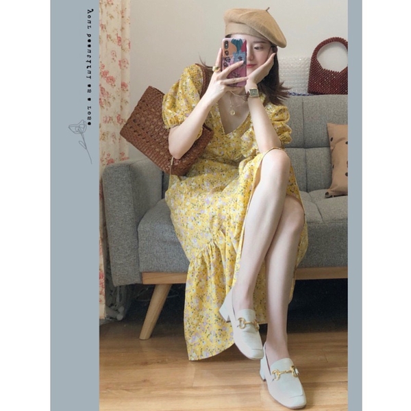 vay-vang-hoa-nhi-dang-duoi-ca-v23041902