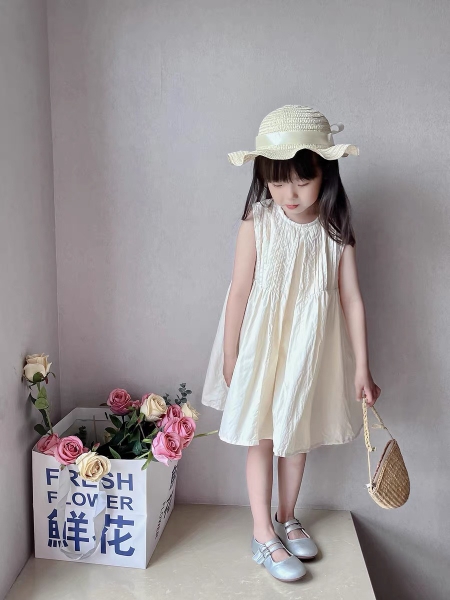 vay-be-gai-hai-mau-n23050408