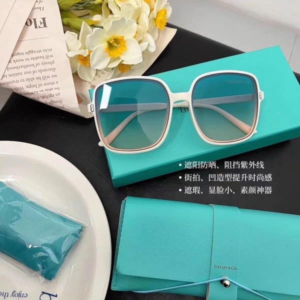 kinh-ram-tiffany-co-full-hop-89k