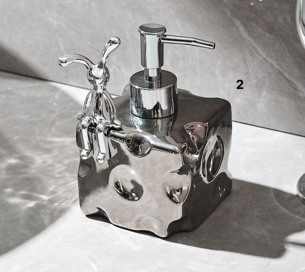 combo-2-chai-gom-su-dung-dung-dich-tay-rua-119-145k-chai