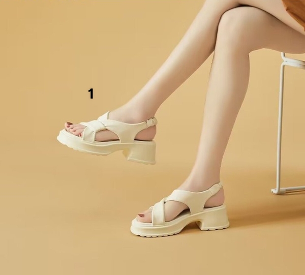 sandal-quai-cheo-de-cao-305k