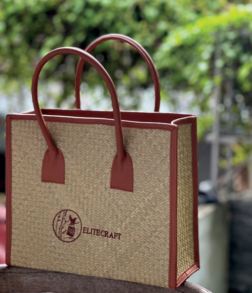 Tiệm Cỏ Của Mai