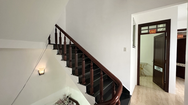 Cho thuê nhà 3 tầng Hòn Rớ, đầu cầu Bình Tân