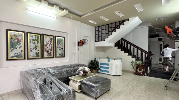 Cho thuê nhà 3 tầng Hòn Rớ, đầu cầu Bình Tân