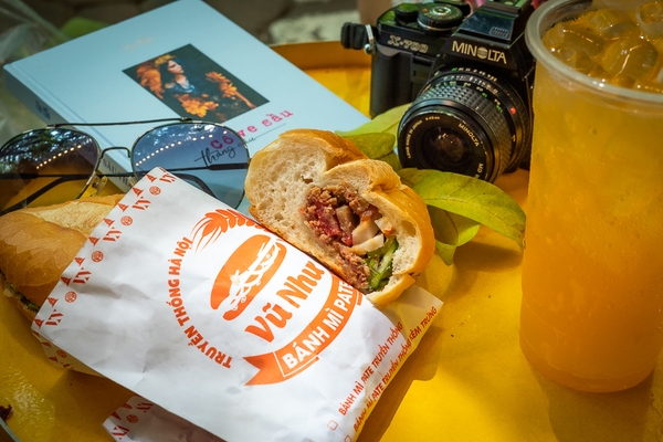 Tinh Hoa Bánh Mì Hà Nội - Vị Ngọt Của Ký Ức Thủ Đô