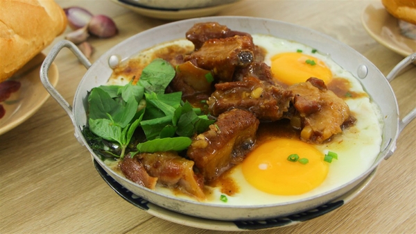 CÁCH LÀM BÁNH MÌ CHẢO SƯỜN KHO TUYỆT CÚ MÈO