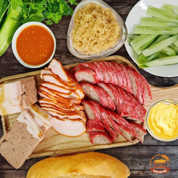 Nhân bánh mì pate “chuẩn” truyền thống Hà Nội có gì?