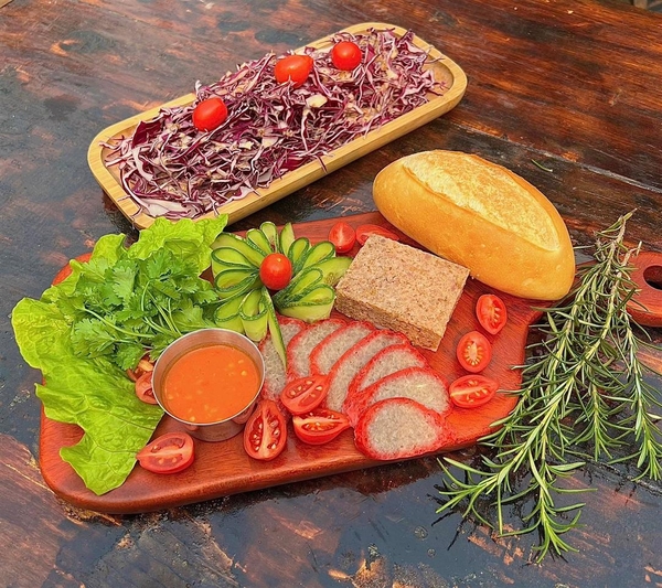 Nhân bánh mì pate “chuẩn” truyền thống Hà Nội có gì?