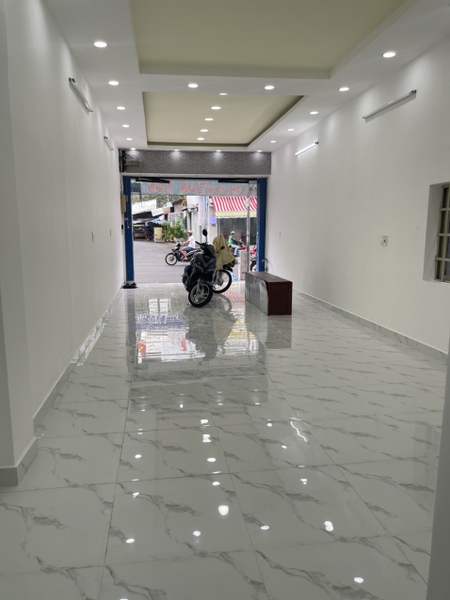HẠ GIÁ CẦN BÁN CĂN NHÀ MẶT TIỀN LẠC LONG QUÂN, PHƯỜNG 10, QUẬN TÂN BÌNH