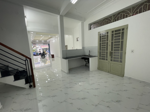 HẠ GIÁ CẦN BÁN CĂN NHÀ MẶT TIỀN LẠC LONG QUÂN, PHƯỜNG 10, QUẬN TÂN BÌNH
