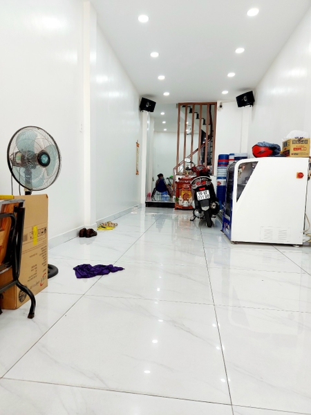 BÁN NHÀ MẶT TIỀN LẠC LONG QUÂN, PHƯỜNG 8, QUẬN TÂN BÌNH