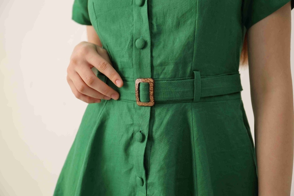 Đầm Mimosa thắt lưng gỗ