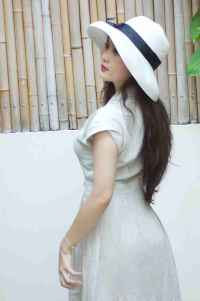 Đầm Akiko đính nút gỗ