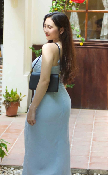 Đầm Alva hai dây phía sau