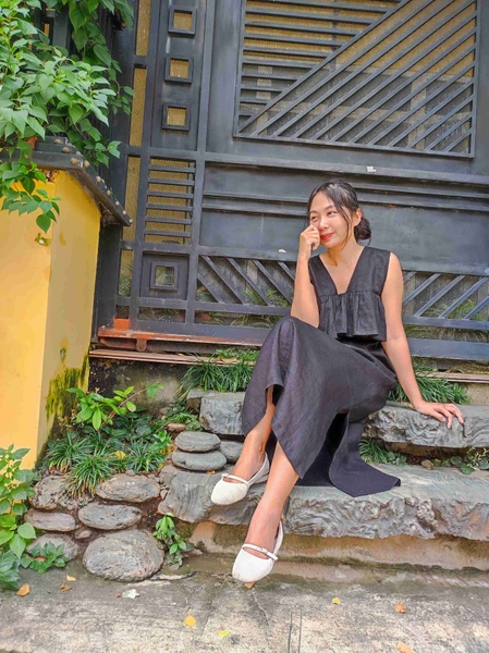 Đầm Asahi bèo trước ngực