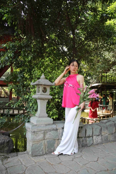 Áo yếm Hương Xuân trẻ trung