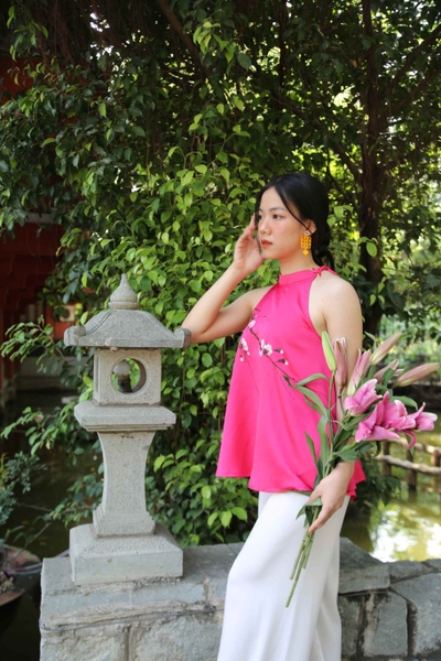 Áo yếm Hương Xuân trẻ trung