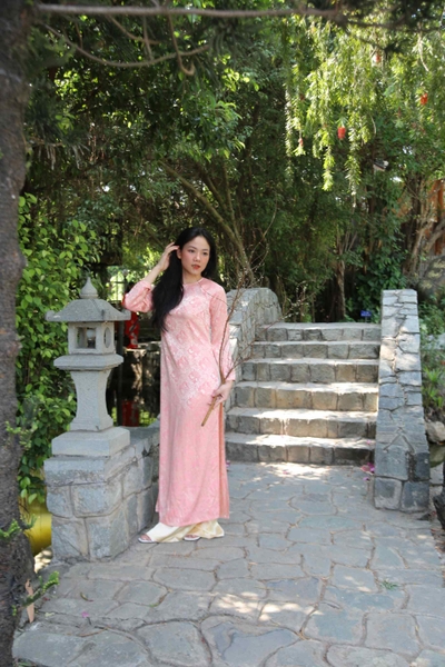 Áo dài Dạ Thảo một lớp chất liệu lụa