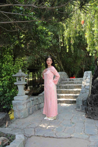 Áo dài Dạ Thảo một lớp chất liệu lụa