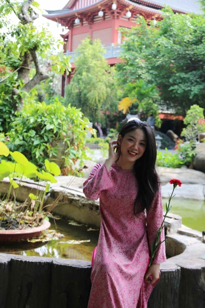 Áo dài Dạ Thảo một lớp chất liệu lụa