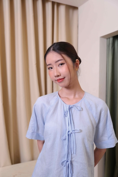 Áo linen xanh pastel thiết kế cột nơ dễ thương, mặc mát mùa hè