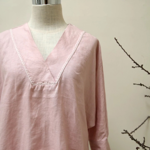 Áo Venus thêu cổ chữ V form rộng Anam