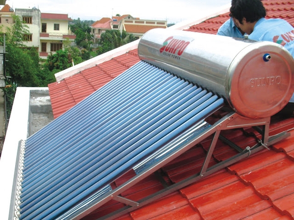 Máy nước nóng năng lượng mặt trời cho dân dụng và công nghiệp