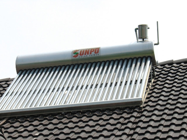 Máy nước nóng năng lượng mặt trời cho dân dụng và công nghiệp