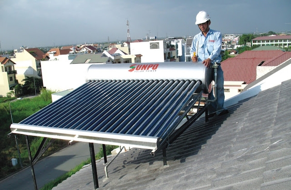 Máy nước nóng năng lượng mặt trời cho dân dụng và công nghiệp