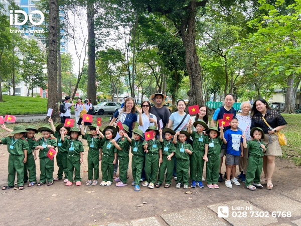 Hành trình đặc biệt: Đoàn khách quốc tế đến Việt Nam đúng dịp Kỷ niệm 50 năm Giải phóng miền Nam