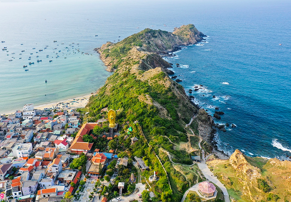 Eo Gió - Nét đẹp hữu tình của những cơn sóng vỗ về bờ đá